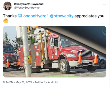 Tweet from an Ottawa resident thanking London Hydro crews for helping their community